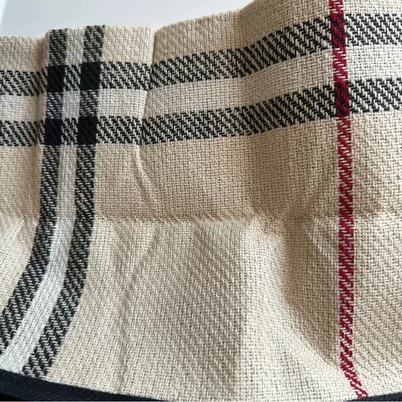 NWOT Costco Packable Outdoor Picnic Blanket Tan Black Red Plaid Nova Check - Picture 3 of 9